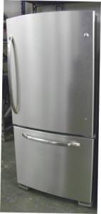 NEW GE STAINLESS REFRIGERATOR BOTTOM FREEZER  