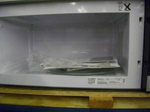 NEW BOSCH STAINLESS STEEL OVER THE RANGE MICROWAVE HMV3051U